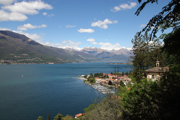 Sentiero del Viandante, bella visuale su Bellano e sul Lago di Como