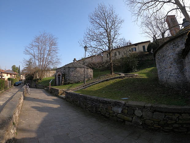 Pista Ciclabile del Lago di Varese, Le Ghiacciaie a Cazzago Brabbia