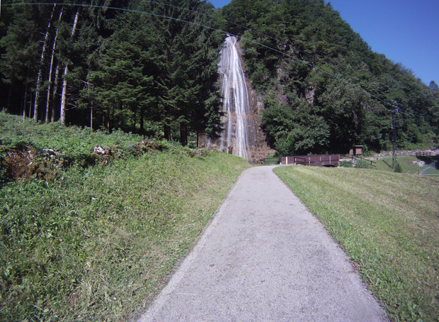 La cascata di Introbio