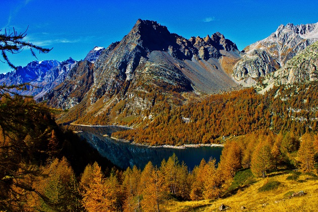 Lago di Devero e Pizzo Fizzi dall'Alpe della Valle