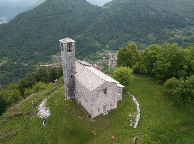 Chiesa di San Zeno fotografata con il Drone