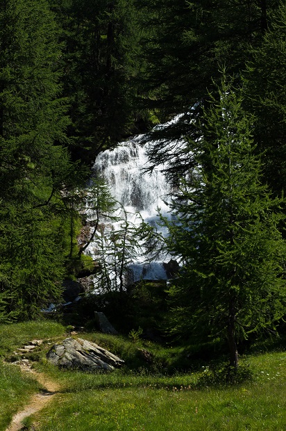 Imponente cascata all'Alpe Veglia