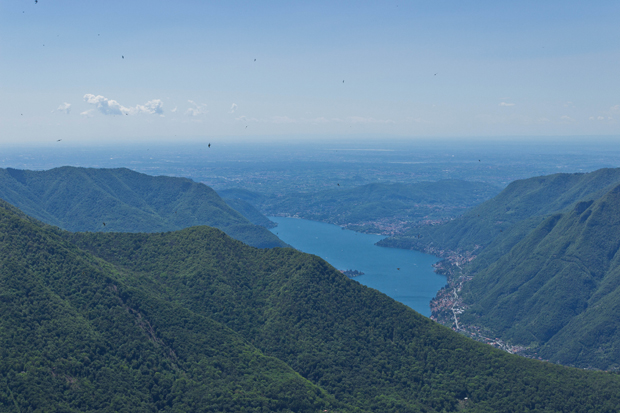 Panorama dal Monte San Primo, il ramo del Lago di Como