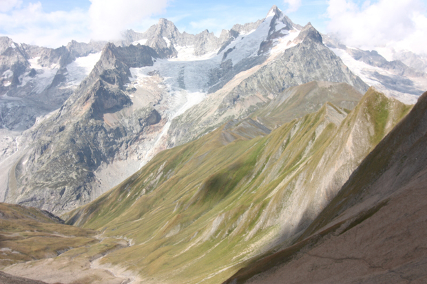 Vista dal Colle sul versante italiano gruppo Monte Bianco