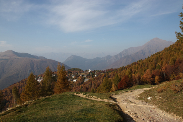 Panorama sul Pian delle Betulle dall'Alpe Ortighera