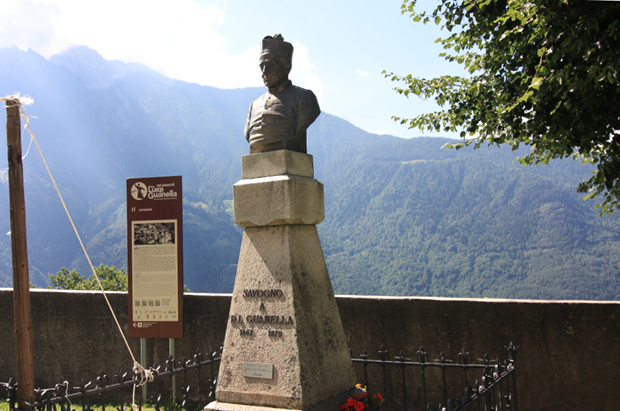 Statua di Don Luigi Guanella