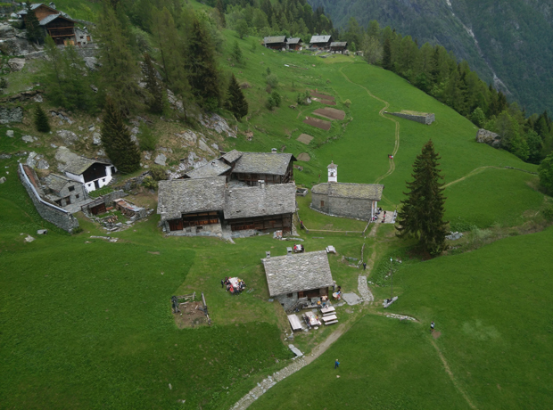Villaggio Follu in Val d'Otro vista dal Drone