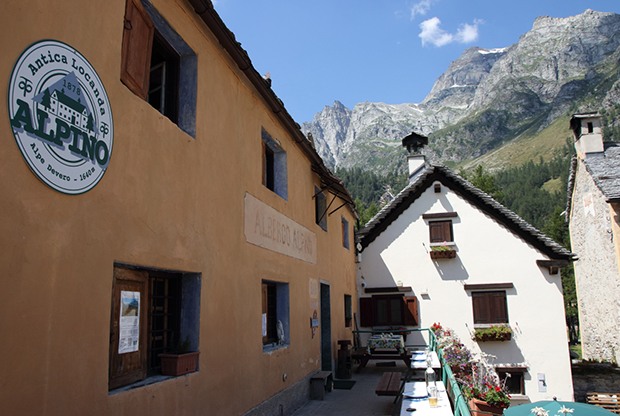 Locanda Alpino Devero, facciata esterna