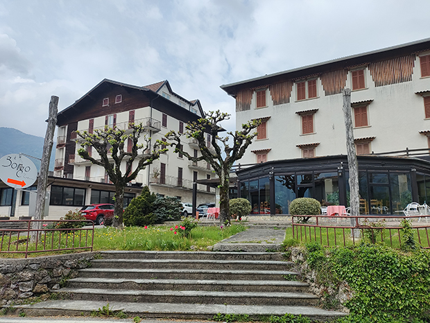 Borgo Zen in Val Taleggio (Bg), ingresso esterno principale