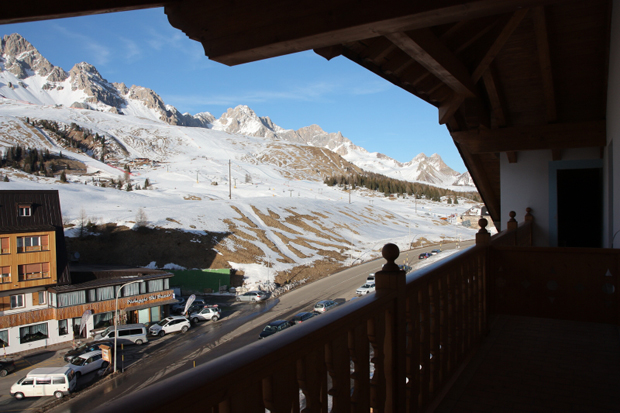 Hotel Cristallo al Passo San Pellegrino di Moena (Tn) - Vista dal balcone sulla Skiarea