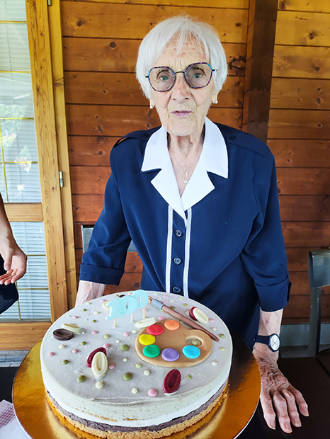 Agriturismo AgroDolce, la Nonna che festeggia i suoi 100 anni
