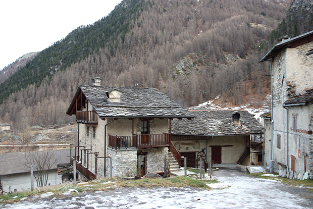 Ciaspolata in Valle Maira, la partenza da Chialvetta