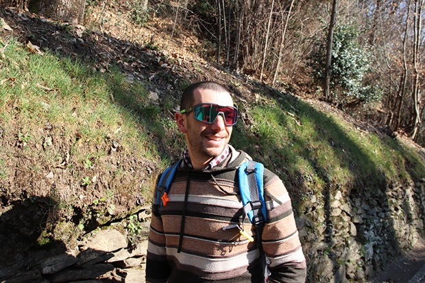GiorgioTmk che indossa l'occhiale Ziel durante un Trekking