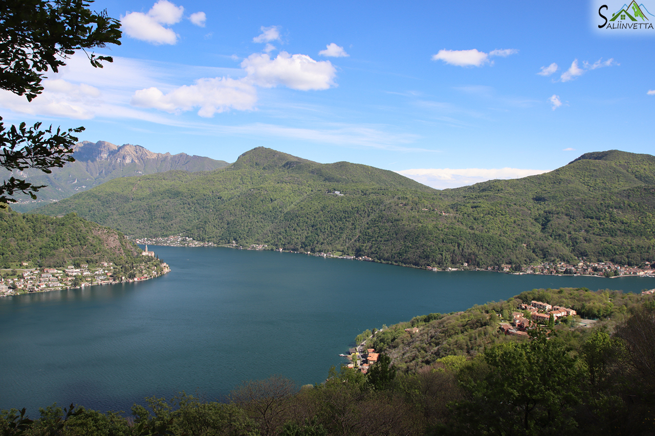 Panorama sul Lago Ceresio dal sentiero la "Linea della Pace" di Cuasso al Monte (Va)