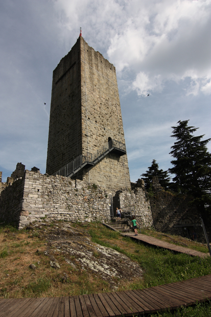La torre del Castel Baradello