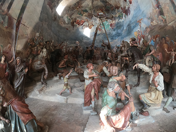 Sacro Monte di Varese, Decima Cappella Crocifissione Interno
