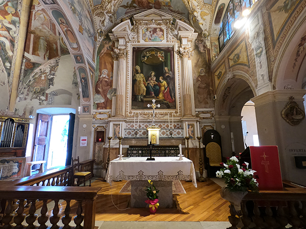 Eremo di Santa Caterina del Sasso, interno della Chiesa