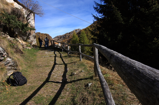 Lungo l'Antica Mulattiera dell'Alpe Devero, tratto pianeggiante